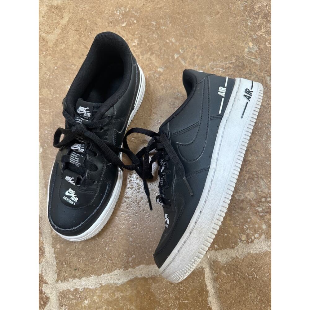 EUC Nike Air Force 1 Black (Youth 4.5Y) – Classic Low Top Sneakers
